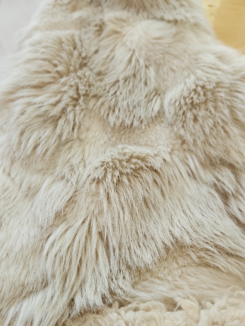 Hinge Women’s Faux Fur Vest Classy Contemporary Versatile Sherpa in Cream OSFM - Picture 11 of 15